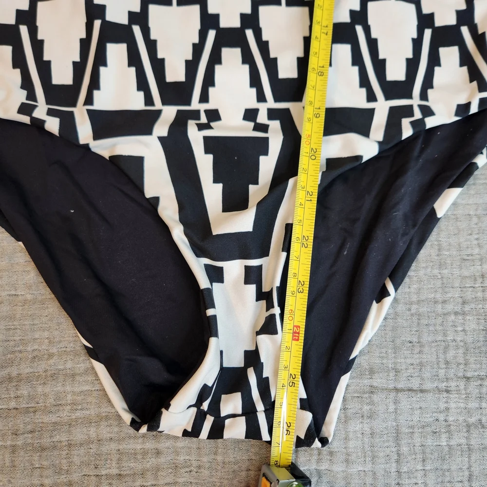 BECCA Women's 'Primitive Journey' Deep V-Neck One-Piece Swimsuit Sz. M